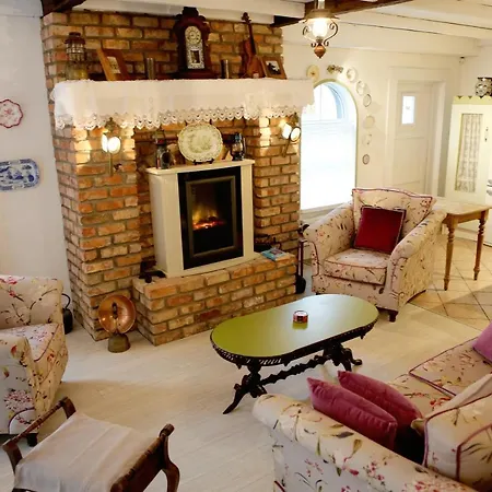 Holiday home Annie's Corner House