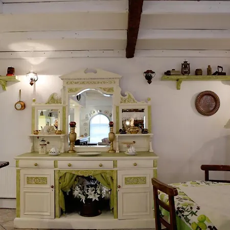 Holiday home Annie's Corner House *