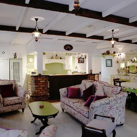 Annie's Corner House * Kilcar