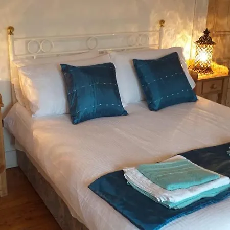 Annie's Corner House Kilcar